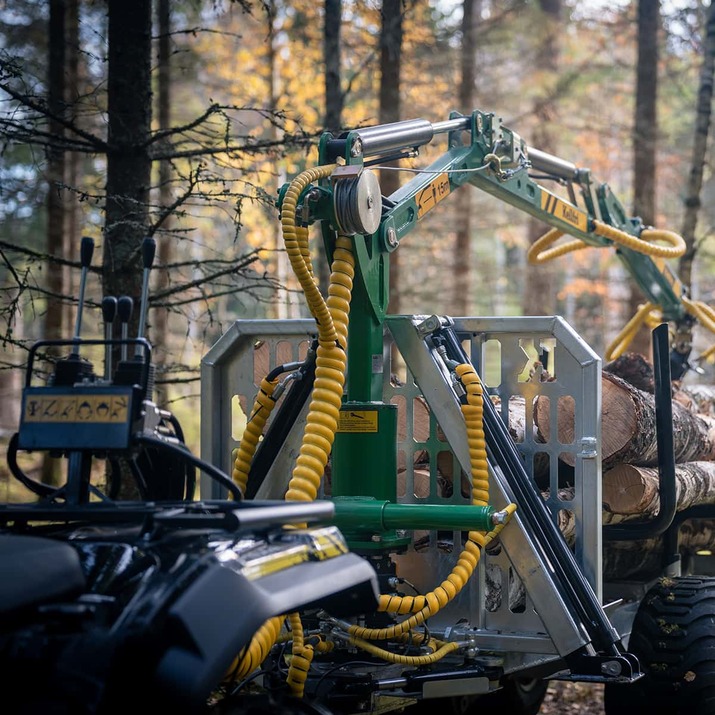 3-tonne forestry trailer ATV with 4,2 m crane