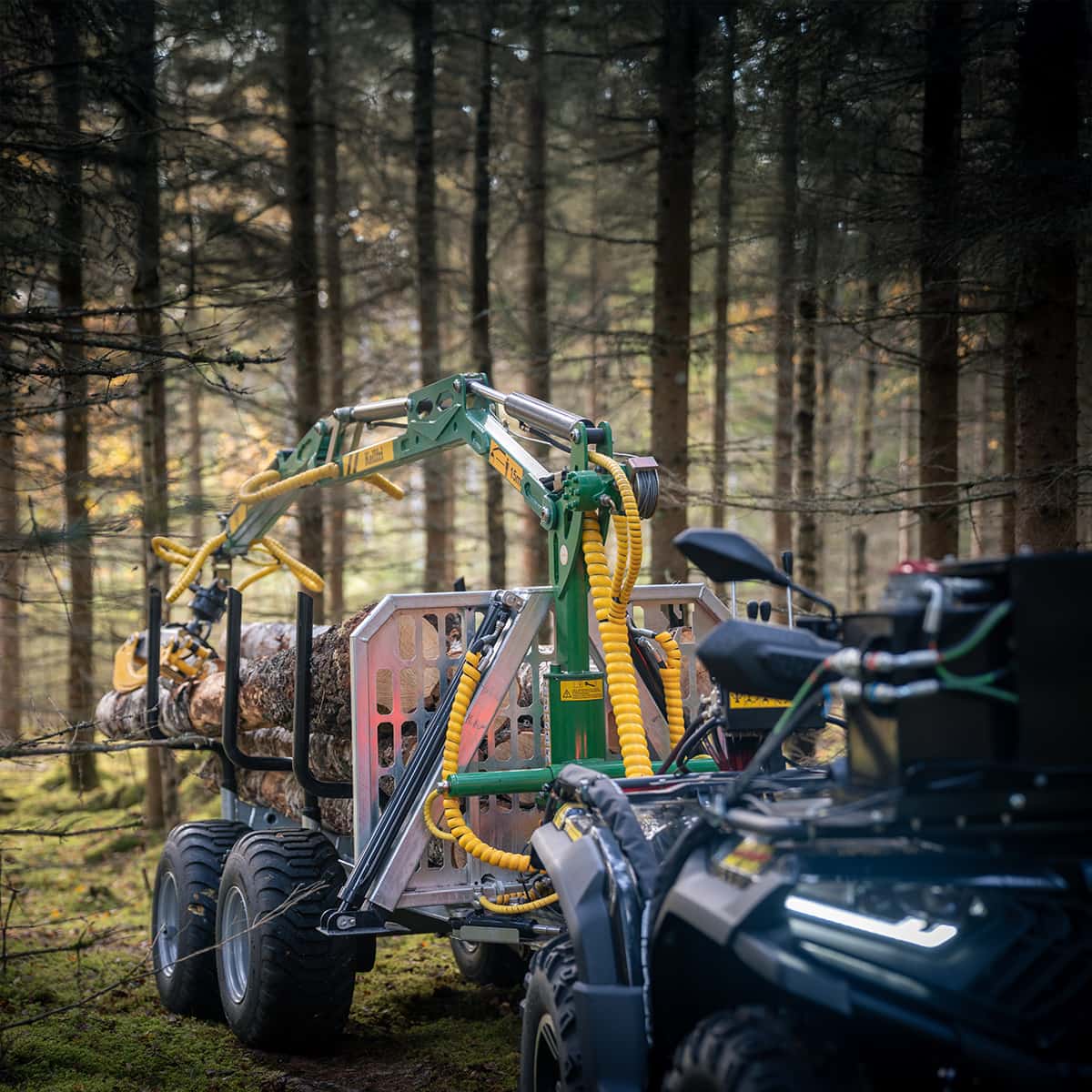 3-tonne forestry trailer ATV with 4,2 m crane