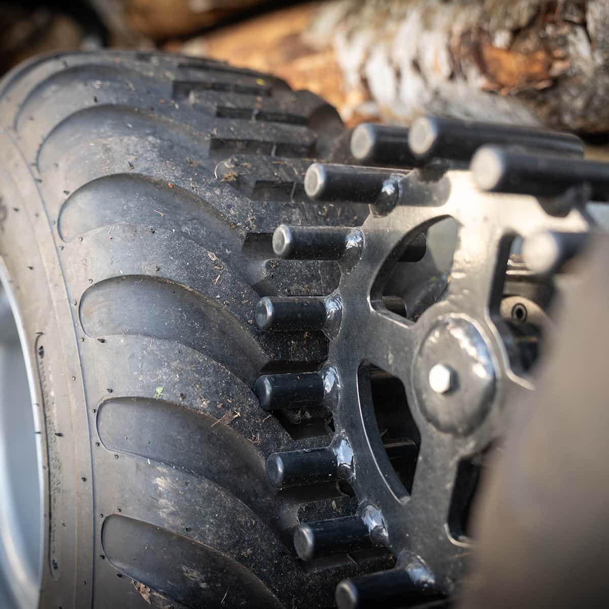 3-tonne forestry trailer ATV with 4,2 m crane