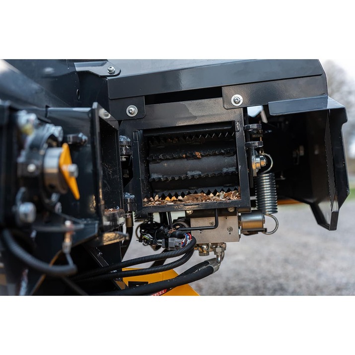 Chipper 150, with antistress hydraulic infeed