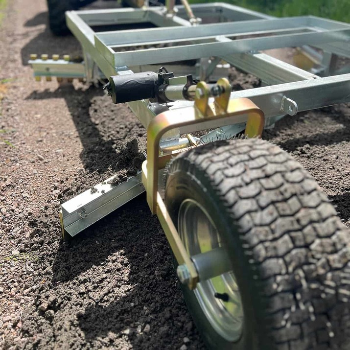Road drag for ATV, 3-blade with electrical height adjustment function