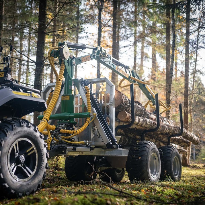 3-tonne forestry trailer ATV with 4,2 m crane