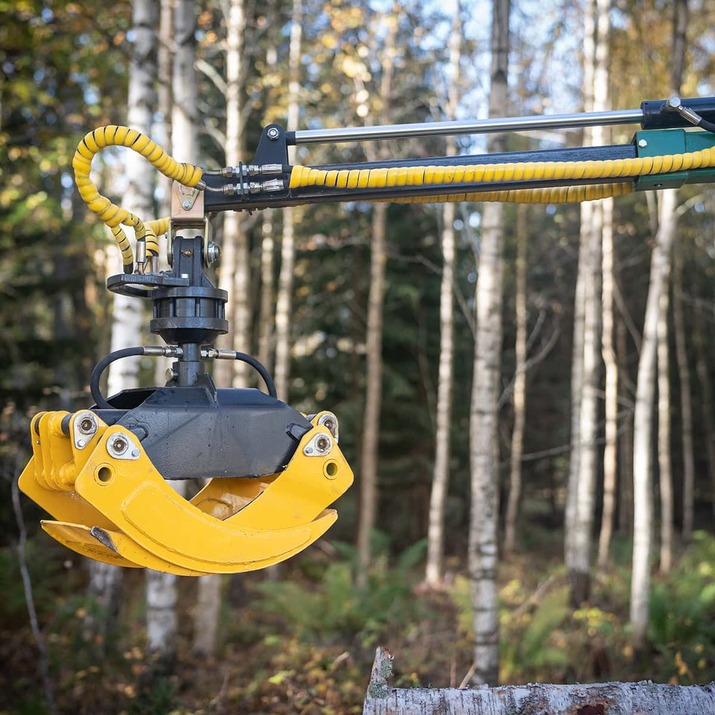 3-tonne forestry trailer ATV with 4,2 m crane