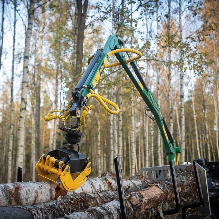 3-tonne forestry trailer ATV with 4,2 m crane