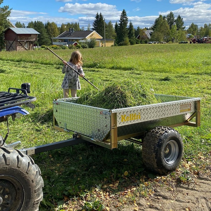 Tipping trailer ATV 500 kg with galvanized tread plate