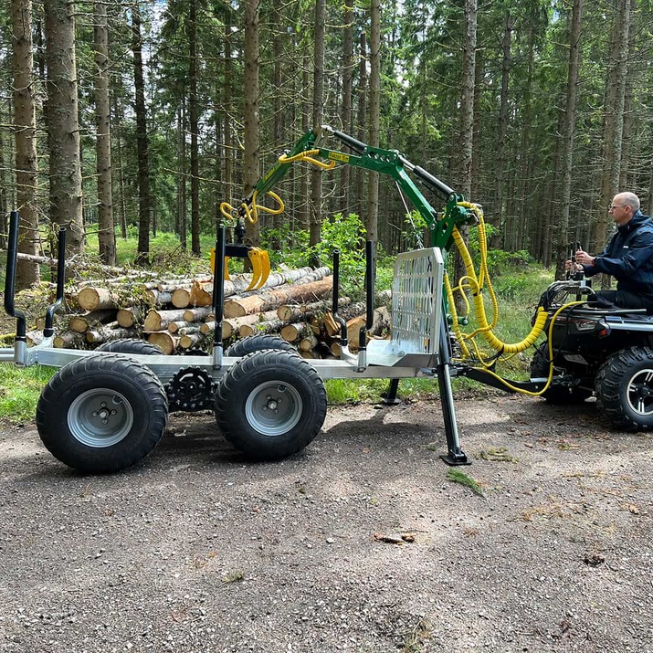 3-tonne forestry trailer ATV with 4,2 m crane