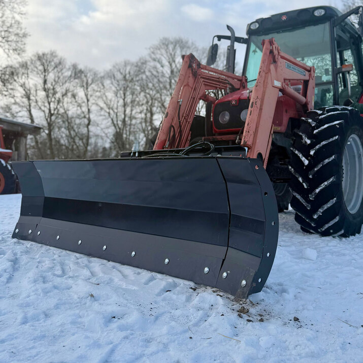 Snow plough 2,5 m, bolted Three-point attachment