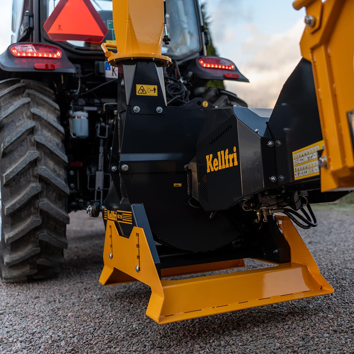 Chipper 150, with antistress hydraulic infeed