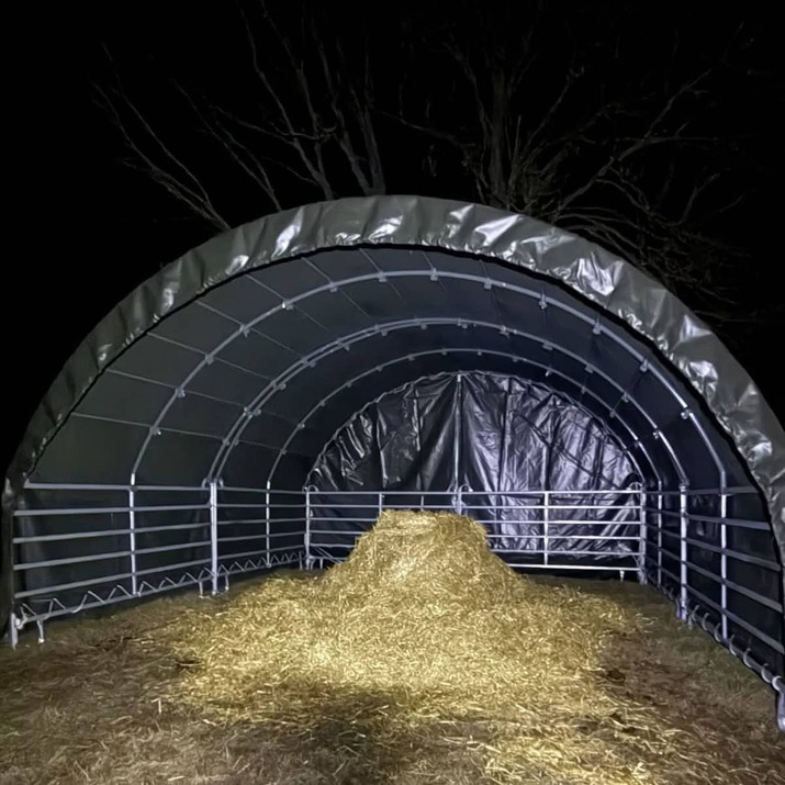 Wind shelter 6 x 6 m incl. loop leg gates