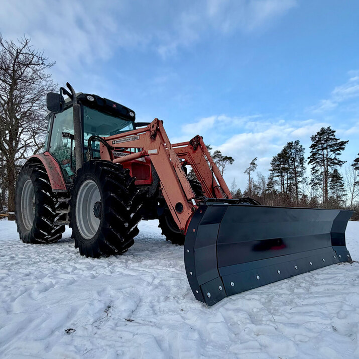 Snow plough 2,5 m, bolted Three-point attachment