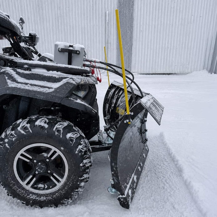 V-plough for ATV 150 cm with hydraulic power unit and cylinder