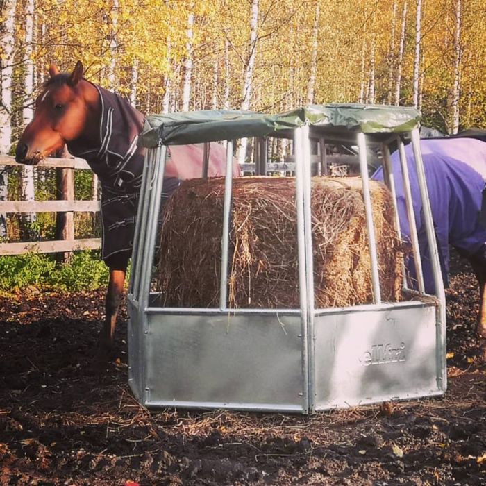 Hexagonal aluminium feeder with roof, 12 feed openings