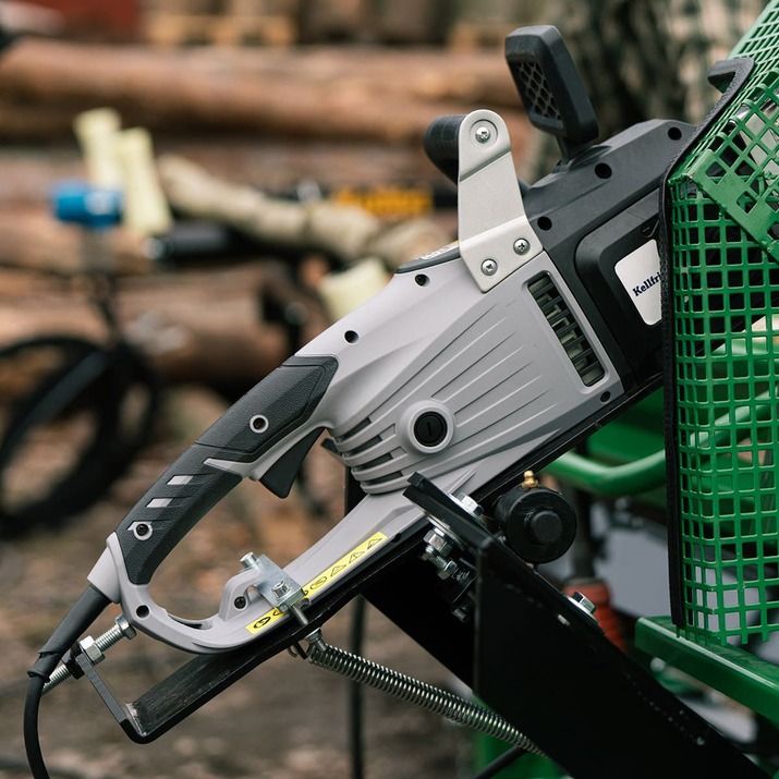 Log cutter and splitter, electric-powered