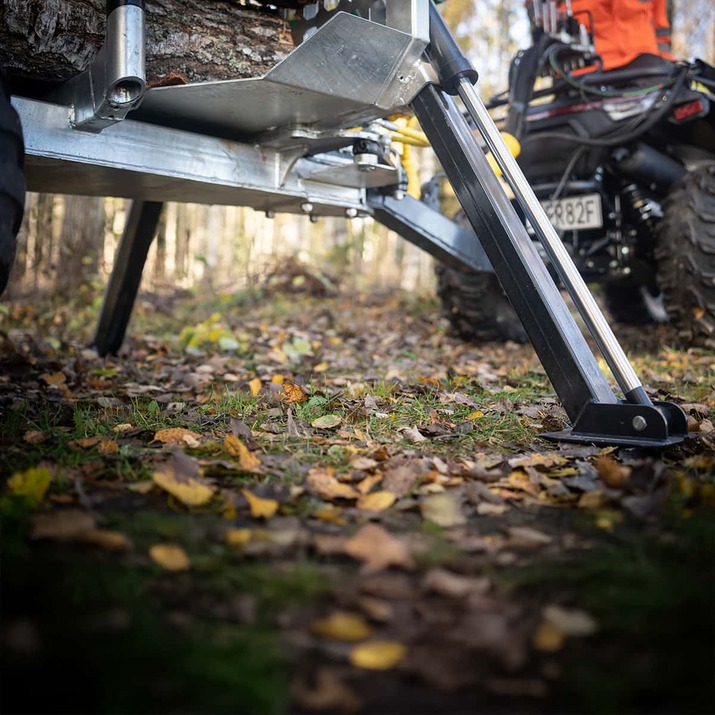 3-tonne forestry trailer ATV with 4,2 m crane
