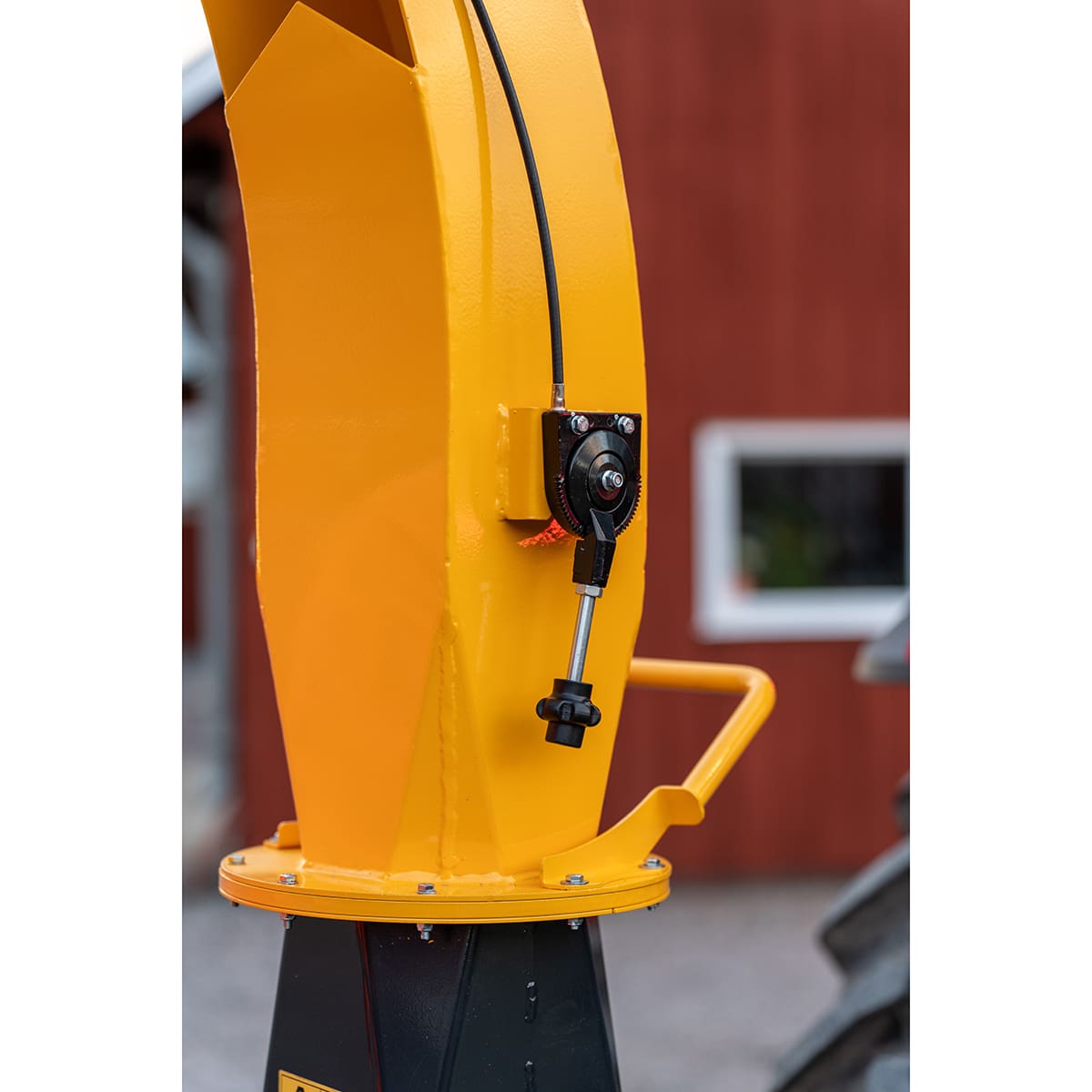 Chipper 150, with antistress hydraulic infeed