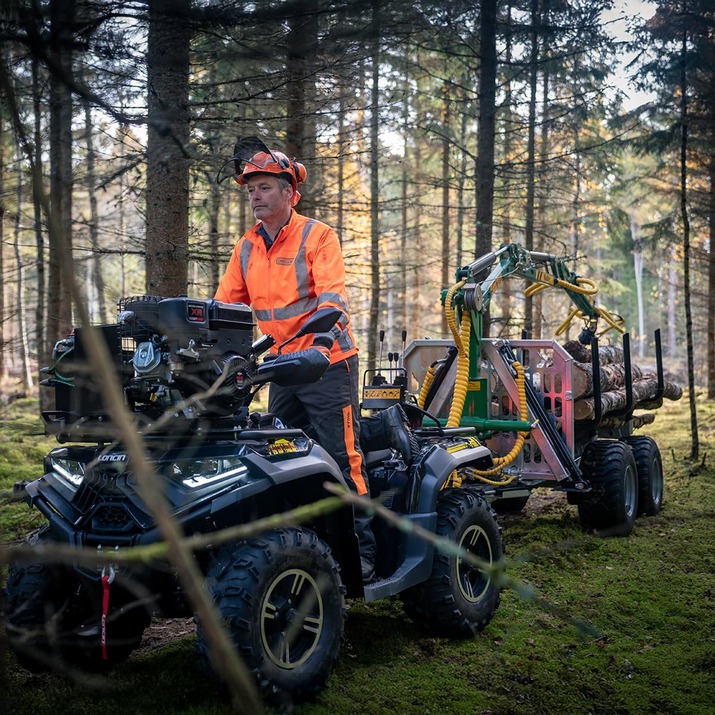 3-tonne forestry trailer ATV with 4,2 m crane