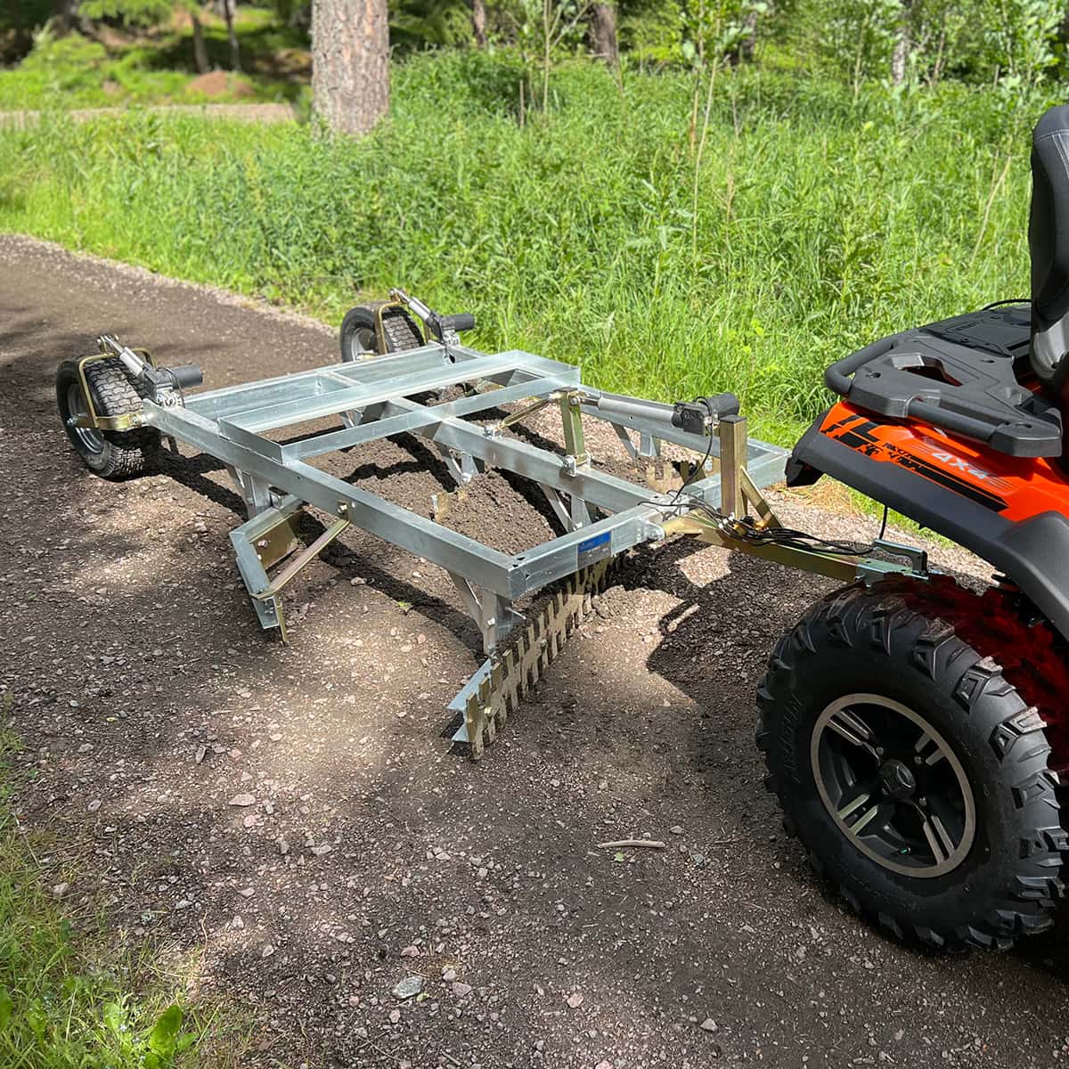 Road drag for ATV, 3-blade with electrical height adjustment function