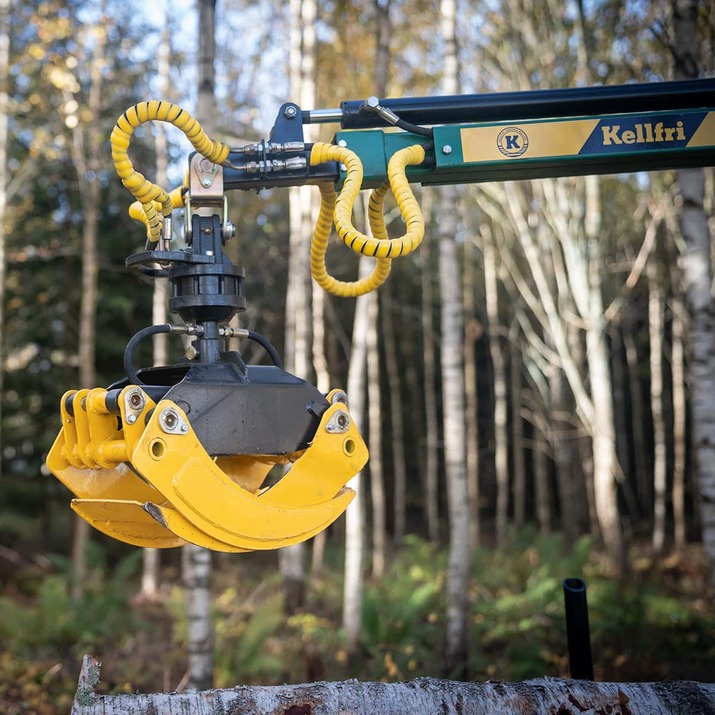 3-tonne forestry trailer ATV with 4,2 m crane