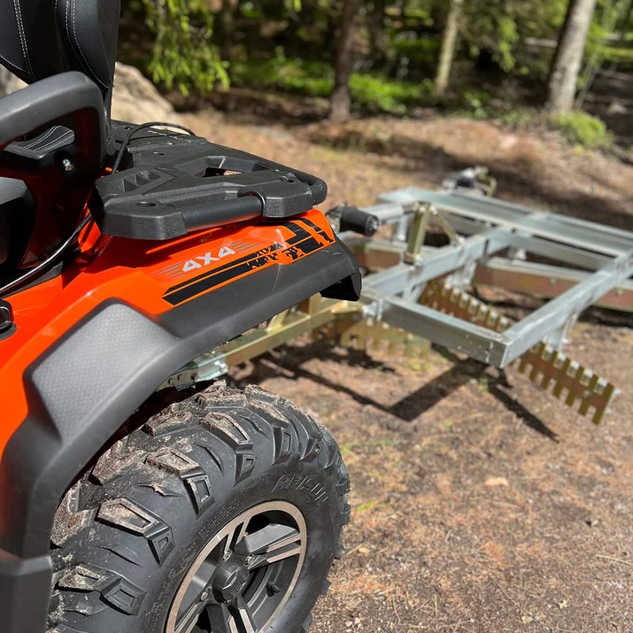 Road drag for ATV, 3-blade with electrical height adjustment function