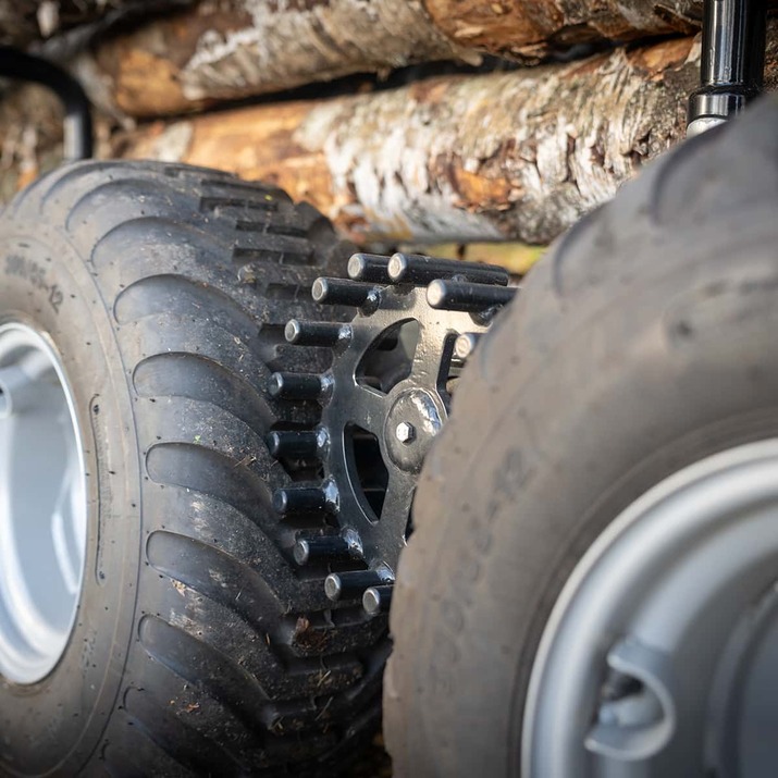 3-tonne forestry trailer ATV with 4,2 m crane