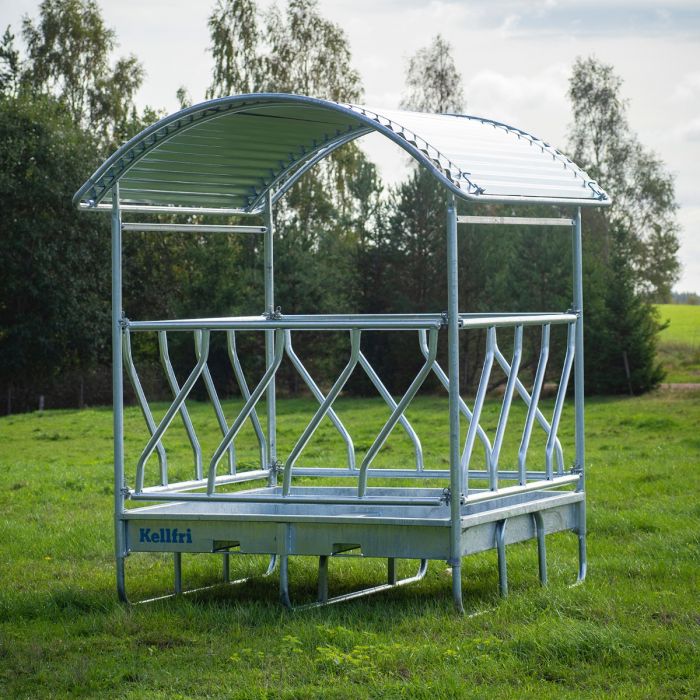 Feeder with diagonal barrier for cattle, 12 feed openings