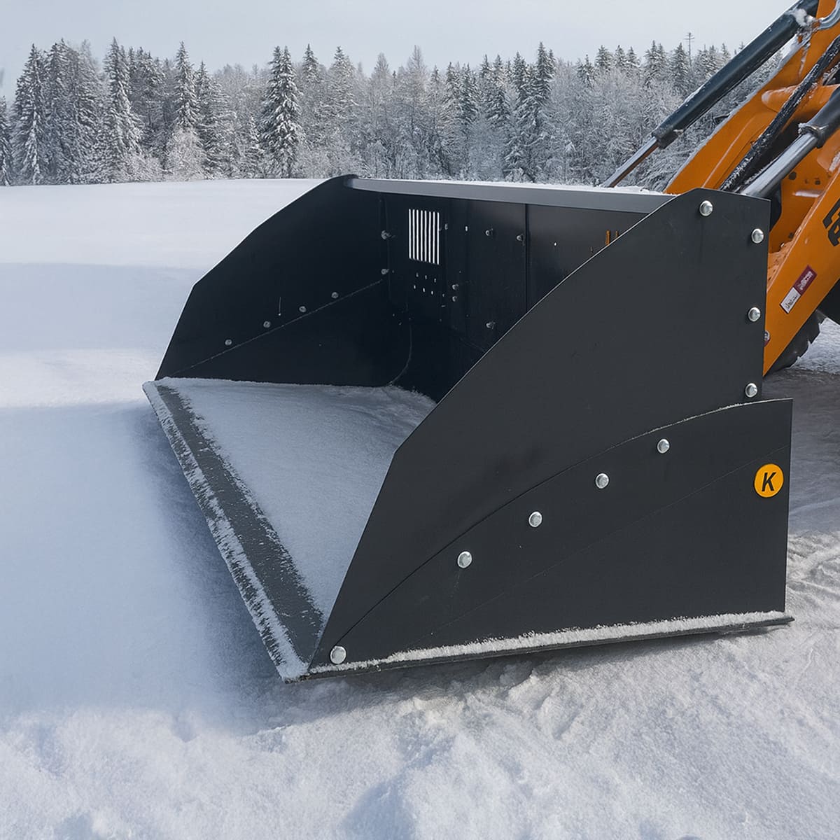 Snow collar for grading bucket PLF3T1500