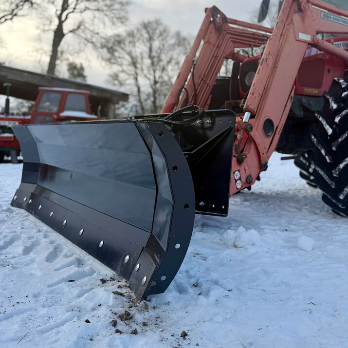 Snow plough 2,5 m, bolted Three-point attachment