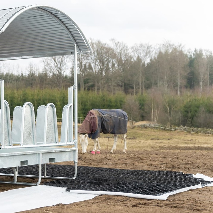 Ground-reinforcing plastic mat 1 m²