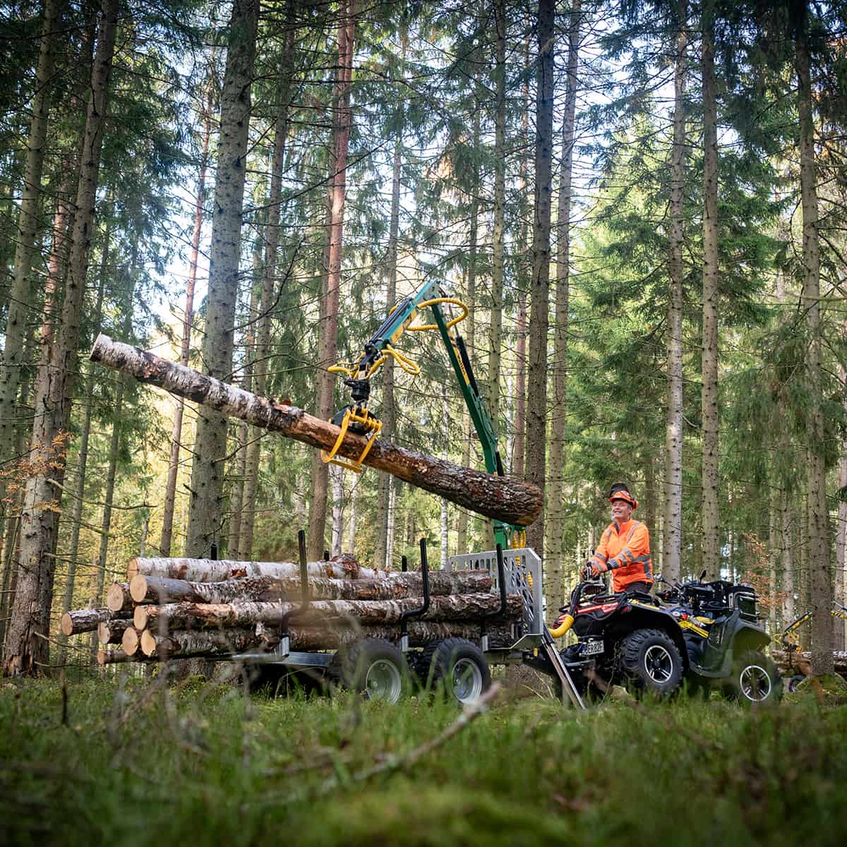 3-tonne forestry trailer ATV with 4,2 m crane