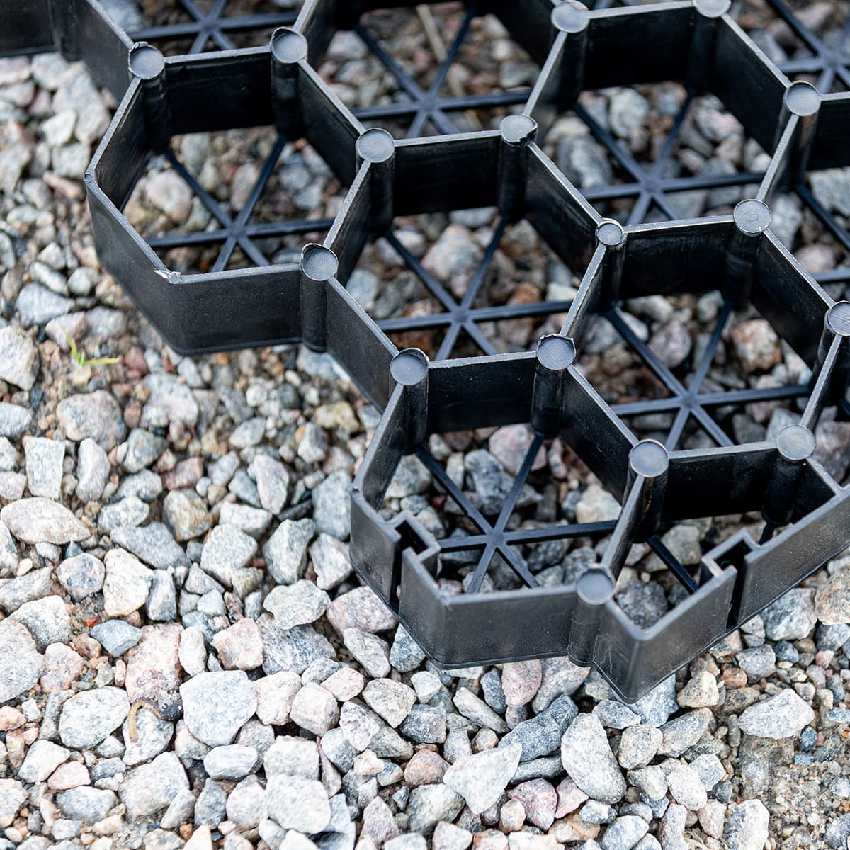 Ground-reinforcing plastic mat 1 m²