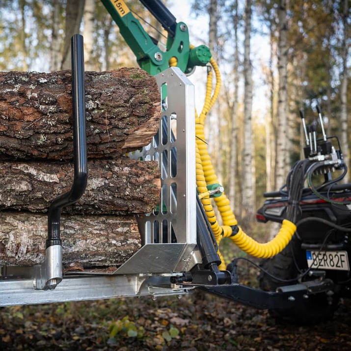 3-tonne forestry trailer ATV with 4,2 m crane