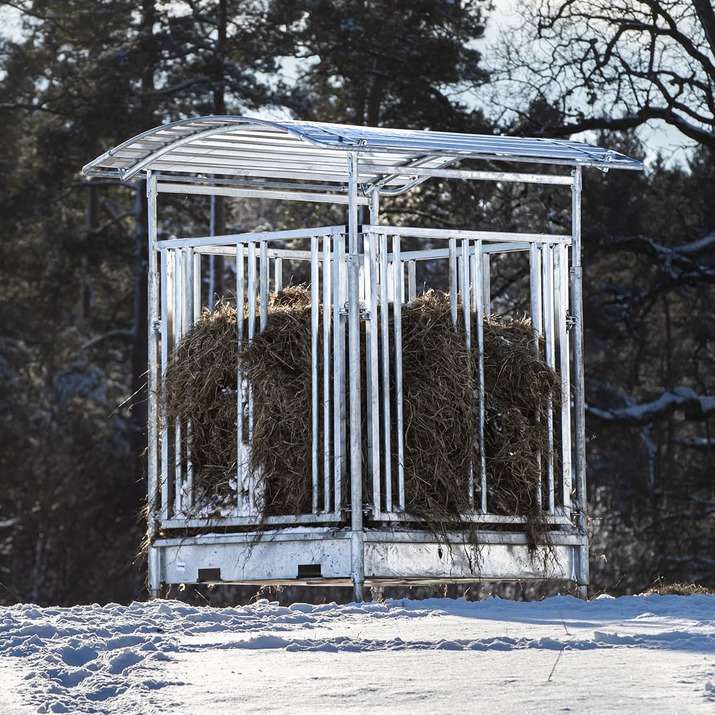 Feeder with grille gate for horses, 8 openings