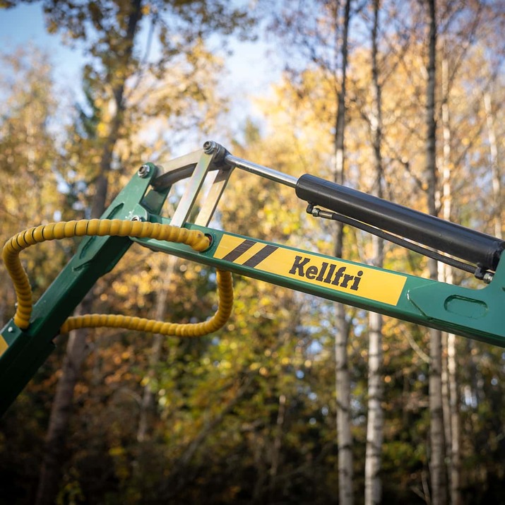 3-tonne forestry trailer ATV with 4,2 m crane