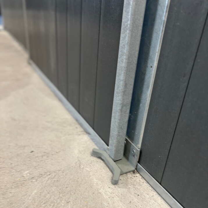 Front with sliding door 3.0 m, including plastic panelling, SWE