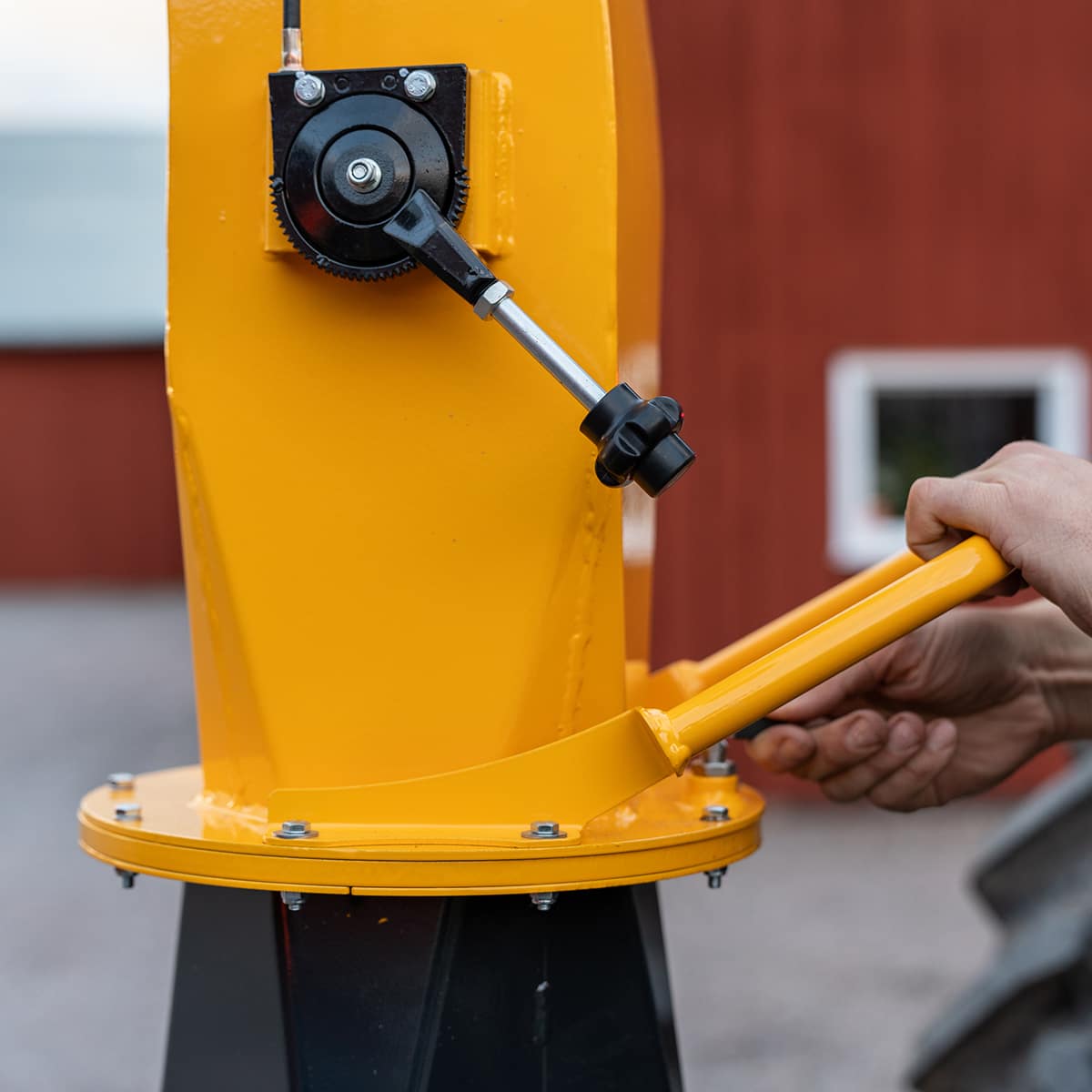 Chipper 150, with antistress hydraulic infeed